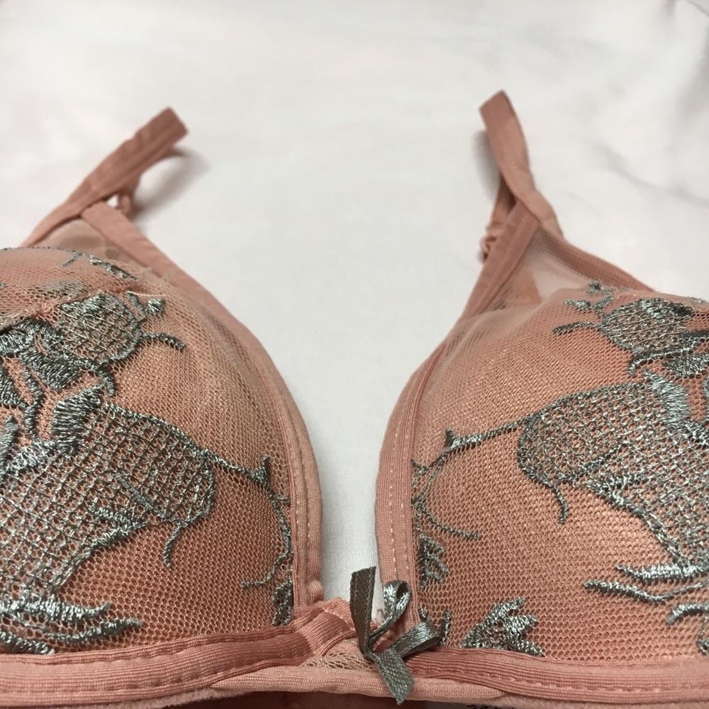 Push-Up Bra - Picture 2 of 8